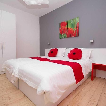 Hotel Rimini Tirana Buitenkant foto