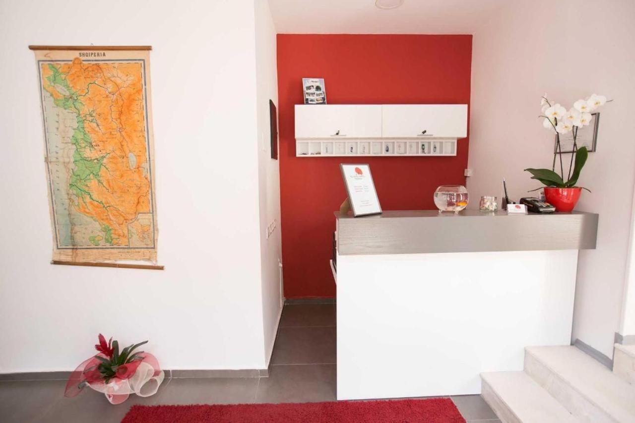 Hotel Rimini Tirana Buitenkant foto