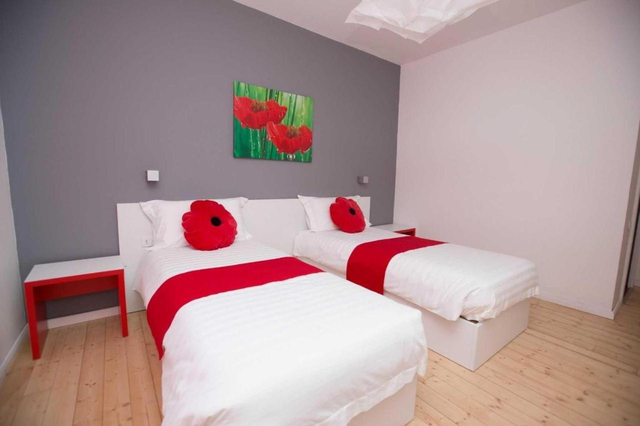 Hotel Rimini Tirana Buitenkant foto