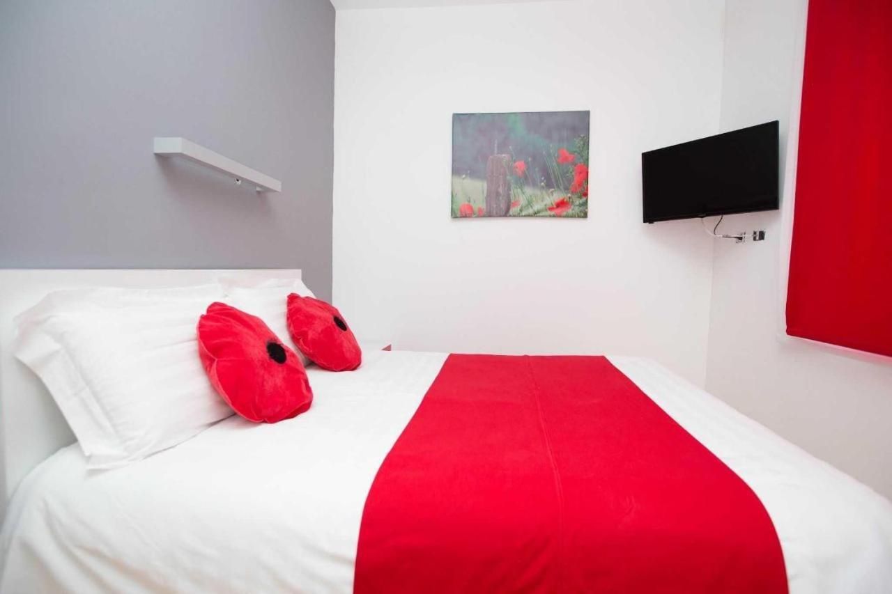 Hotel Rimini Tirana Buitenkant foto