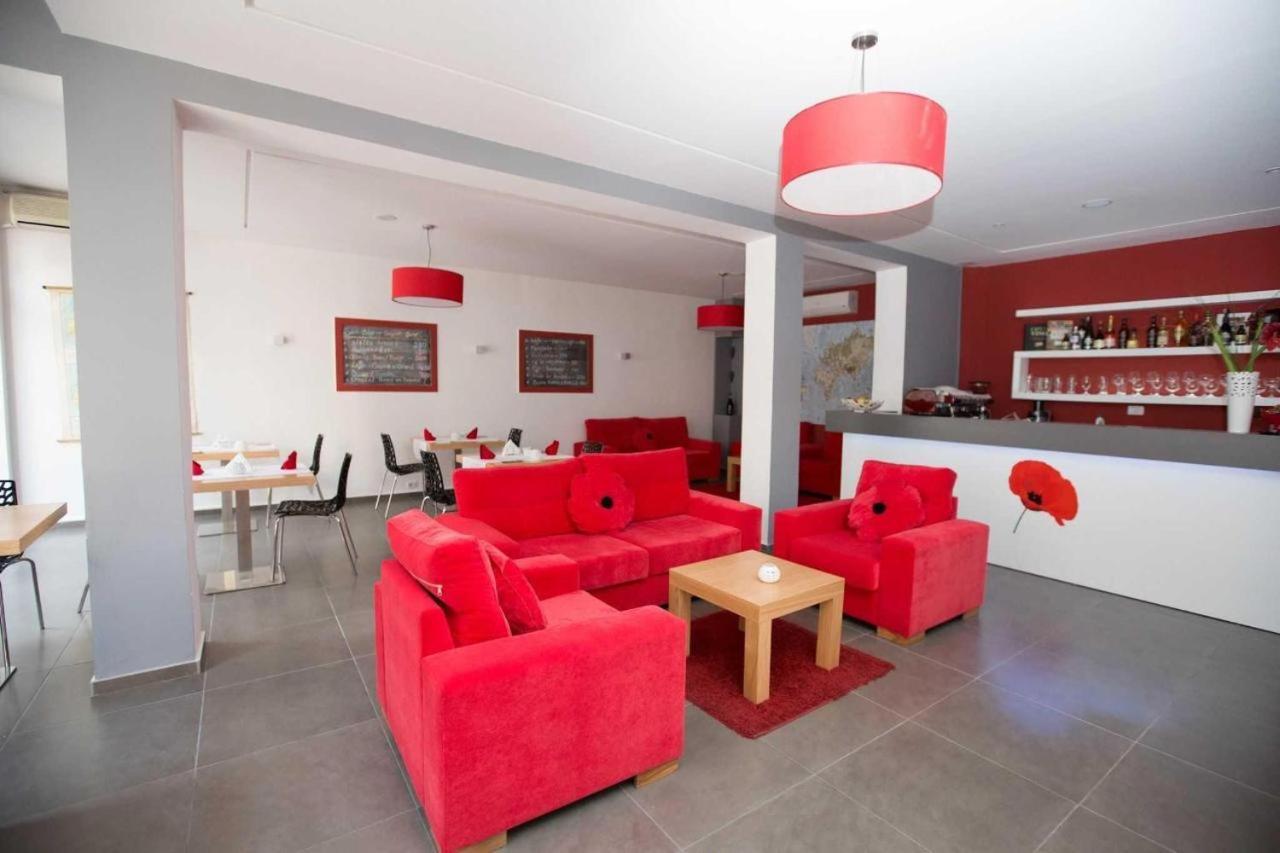 Hotel Rimini Tirana Buitenkant foto