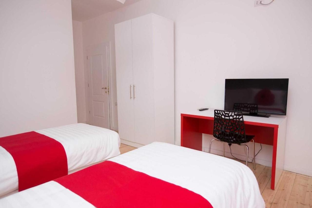 Hotel Rimini Tirana Buitenkant foto