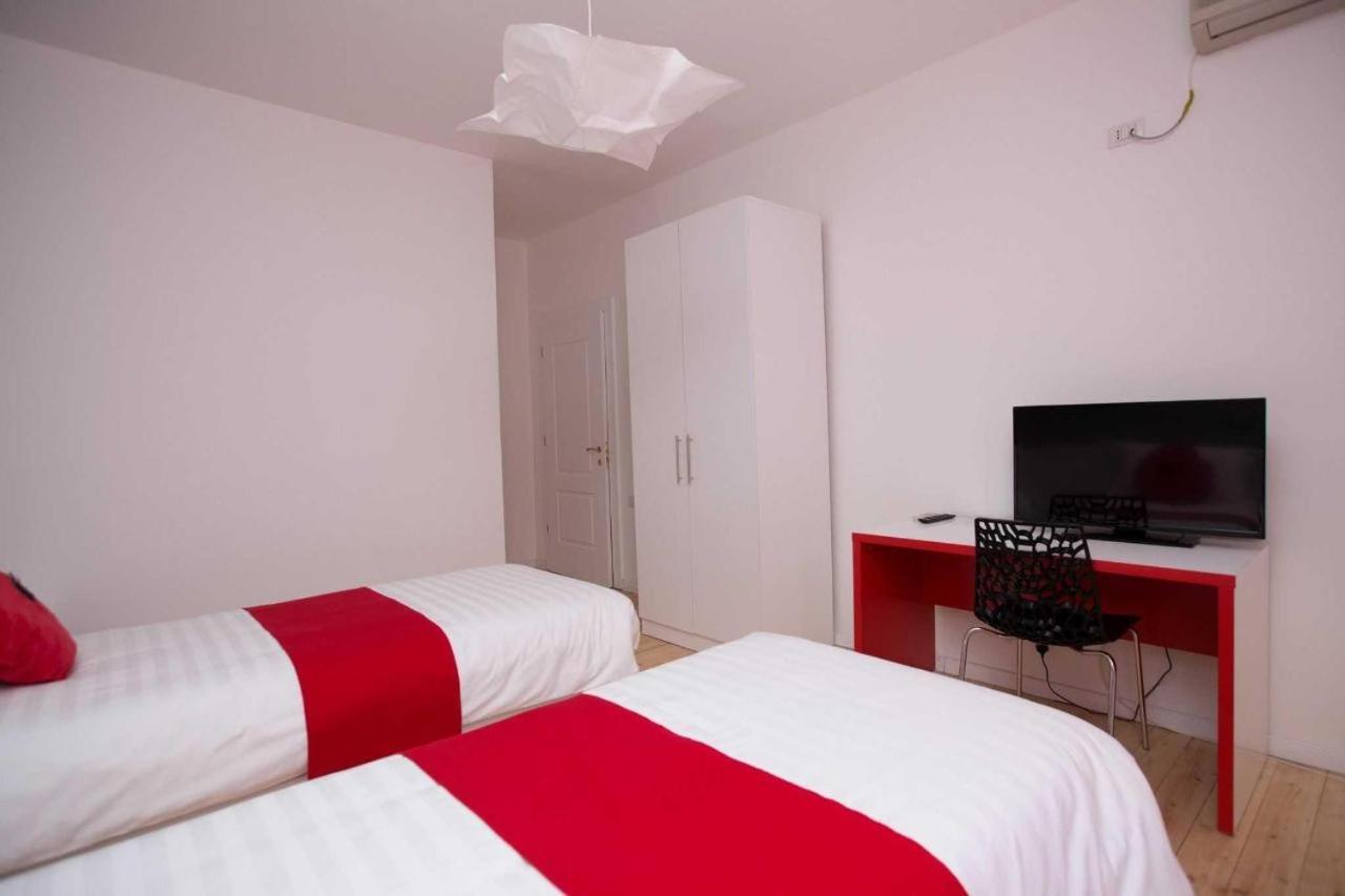 Hotel Rimini Tirana Buitenkant foto
