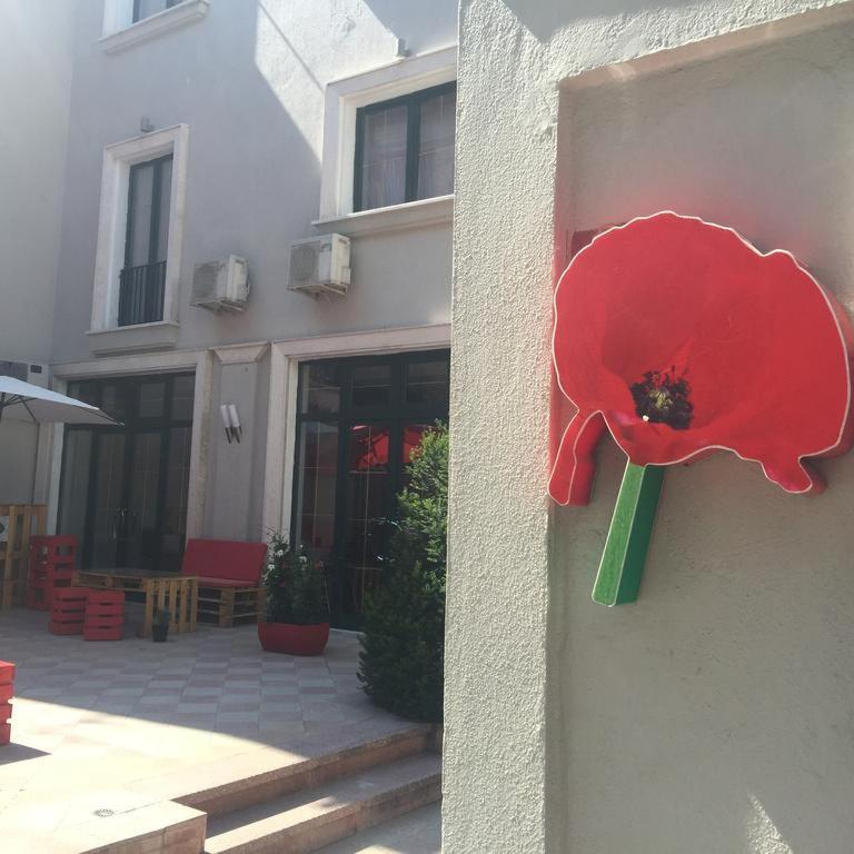 Hotel Rimini Tirana Buitenkant foto