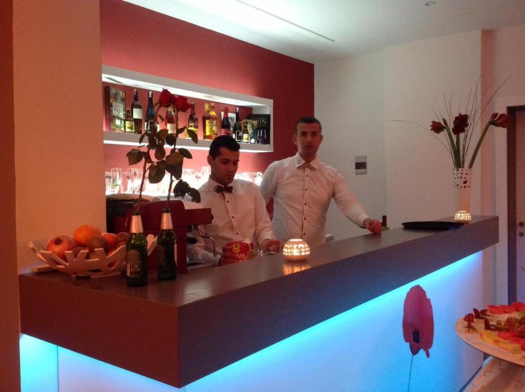 Hotel Rimini Tirana Buitenkant foto