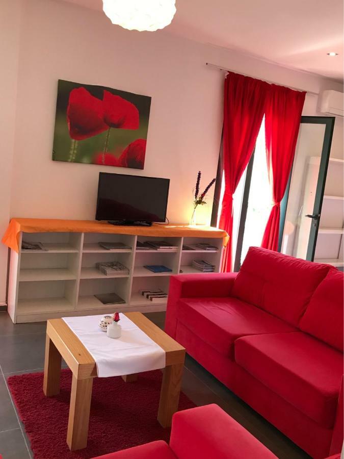 Hotel Rimini Tirana Buitenkant foto
